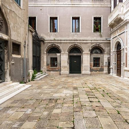 Palazzo Borgoloco Veneza Exterior foto